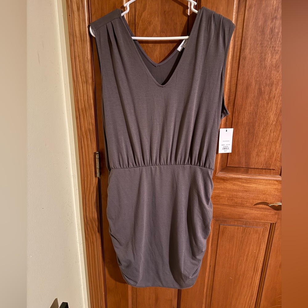 NWT Nine West Sleeveless Gray V-Neck Dress